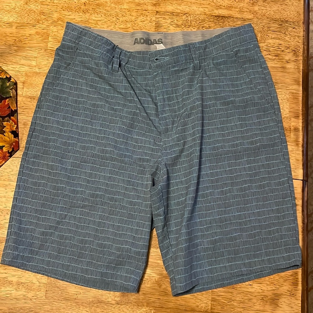 Men’s adidas golf shorts. 33 waist. 9.5 inseam. Great condition. Smoke free home